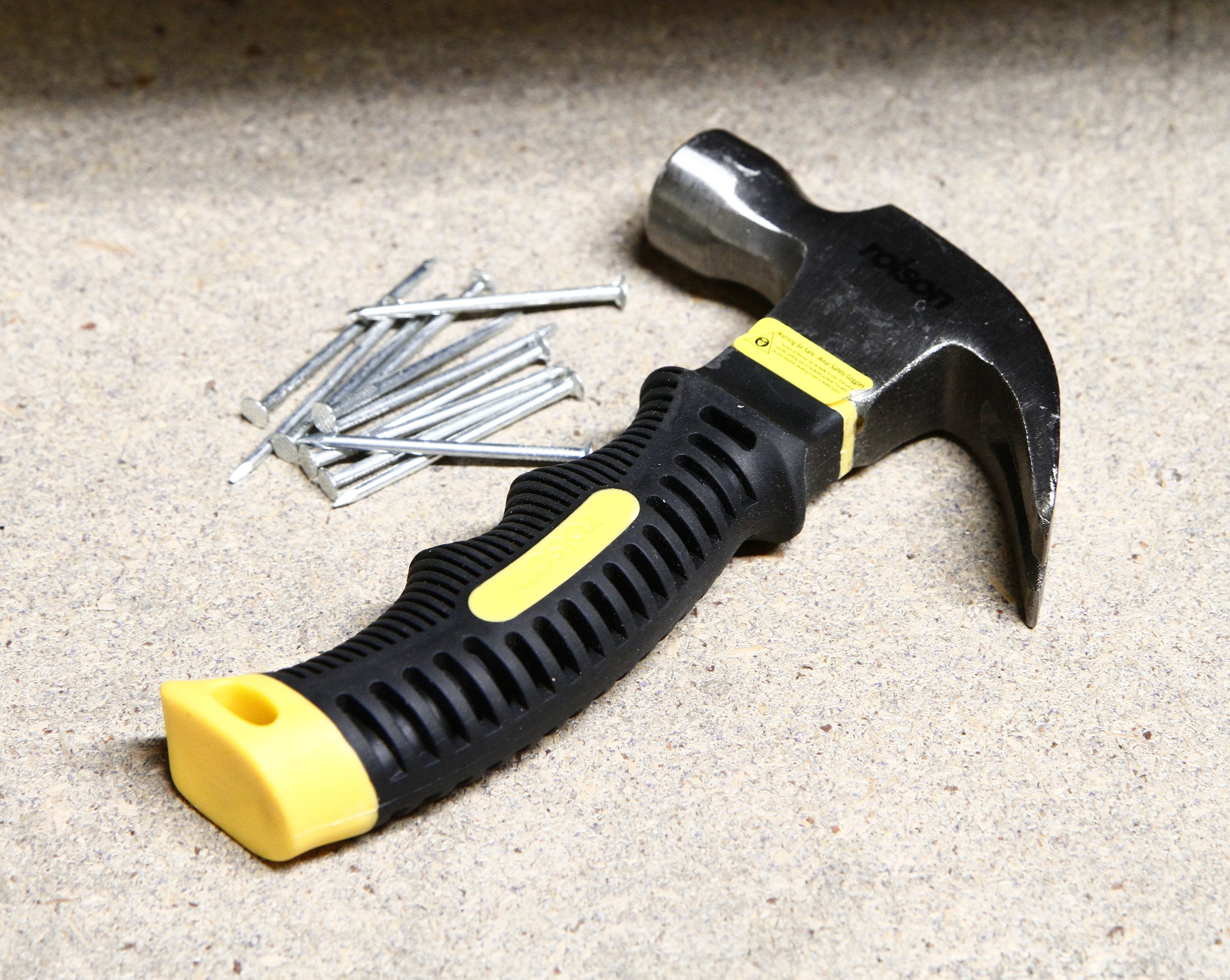 8oz Stubby Claw Hammer