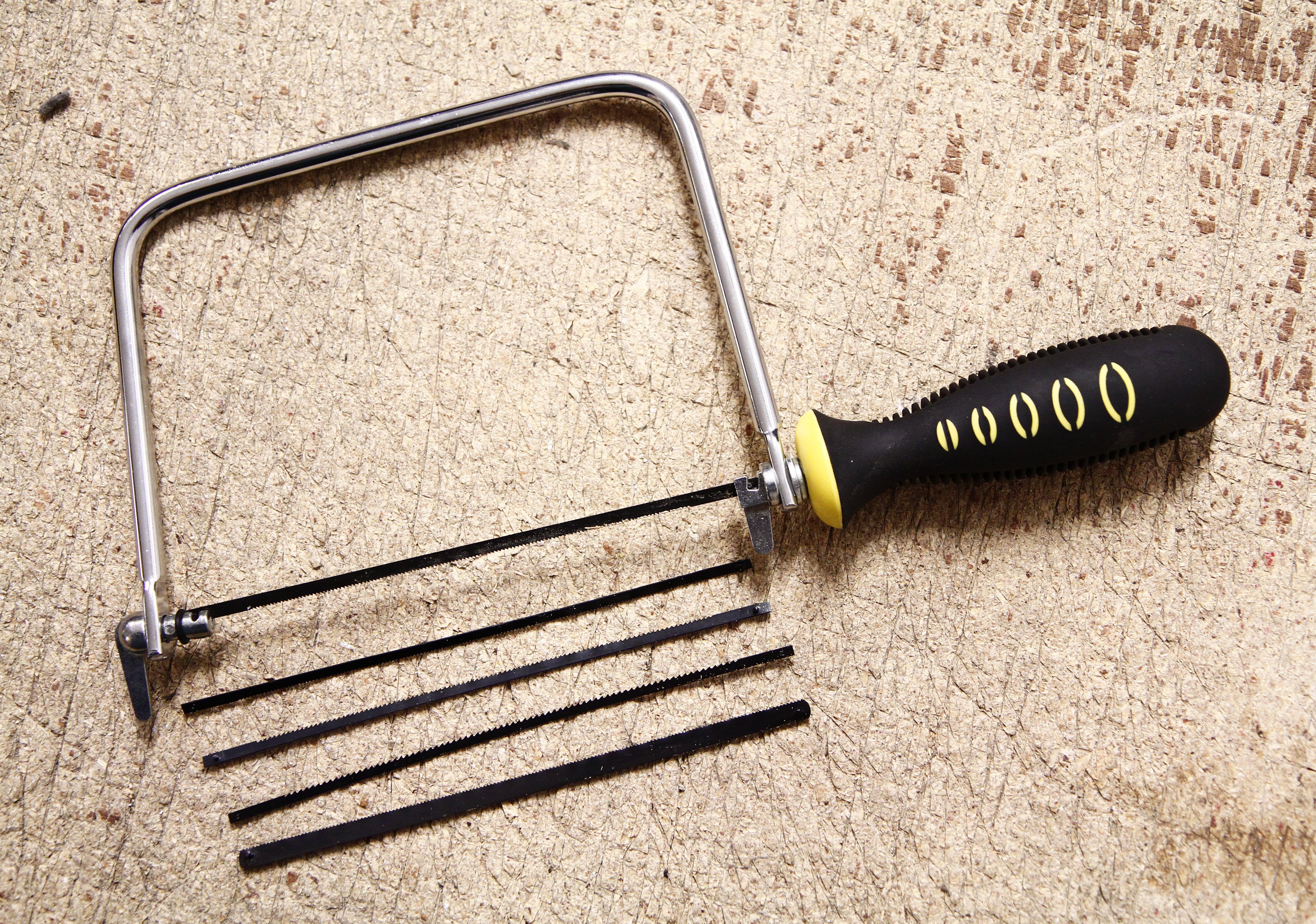 170mm Rubber Grip Coping Saw with 5 Blades