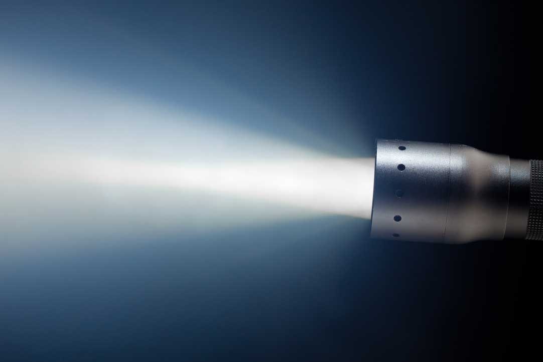 cat-torches-battery-1080